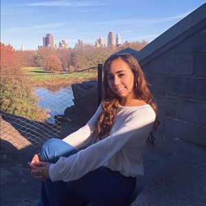 Meet your Posher, Liana